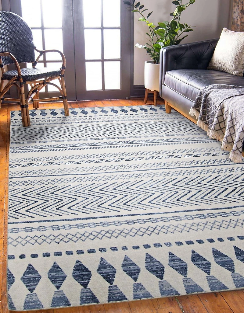 Outdoor Washable Marco Ivory & Blue 5' x 7' Area Rug