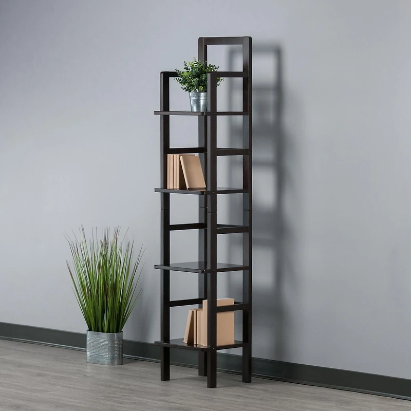Café étroit Rack d'Aiden Baker