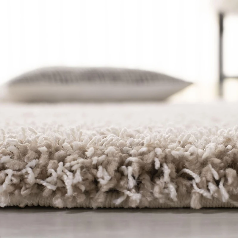 Safavieh California Solid Plush Shag Area Rug