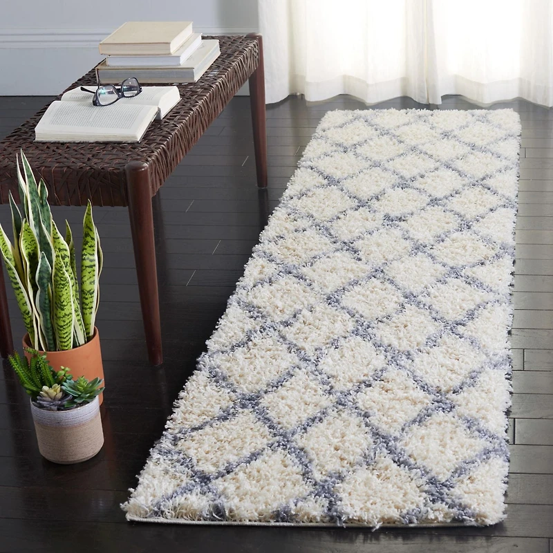 Safavieh Venus Quincy Geometric Trellis Shag Area Rug