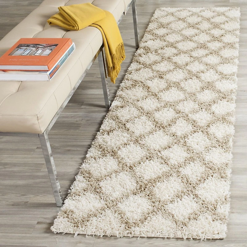 Safavieh Layla Geometric Plush Shag Area Rug