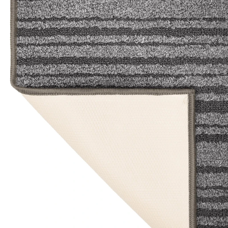 MAINSTAYS Tapis tuffeté absorbant en polypropylène de 36 x 48 po à rayures noires et grises.