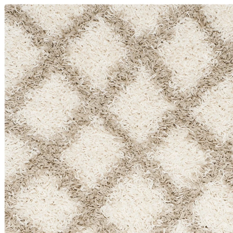 Safavieh Layla Geometric Plush Shag Area Rug