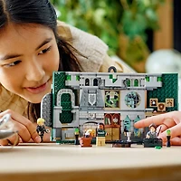 LEGO Harry Potter La bannière de la maison Serpentard 76410 Ensemble de construction (349 pièces)