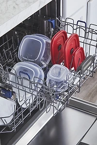 Rubbermaid Easy Find Lids 5 Cup Food Storage and Organization Container, Racer Red, 1.2L / 5 Cup