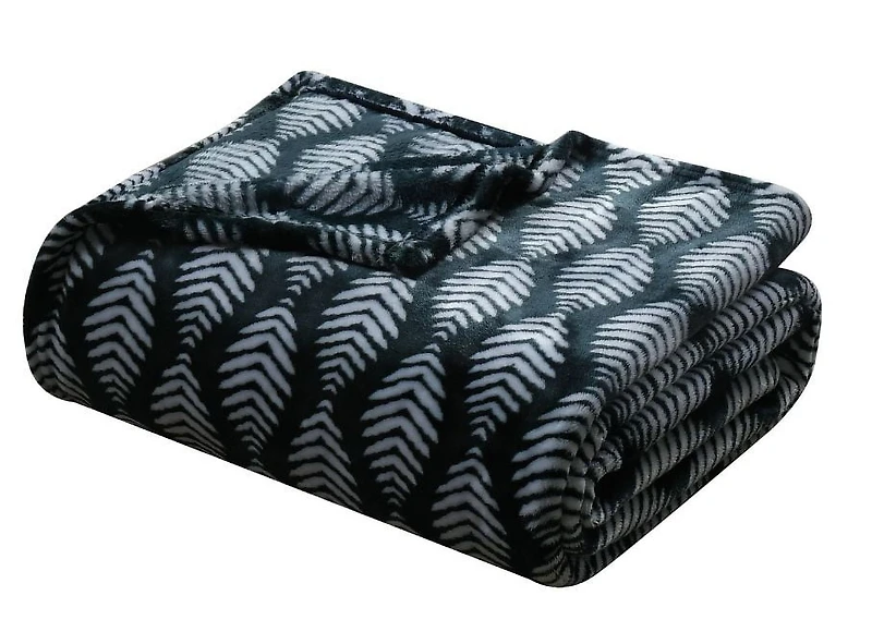 Social Standard by Sanctuary Oversized Plush Throw, Luxuriously Soft, Wrinkle Resistant, Easy Care
