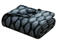 Social Standard by Sanctuary Oversized Plush Throw, Luxuriously Soft, Wrinkle Resistant, Easy Care