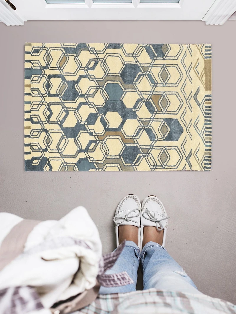 Tapis d'appoint en Laine Aspire Triangle ivoire et gris de 2 pi x 3 pi