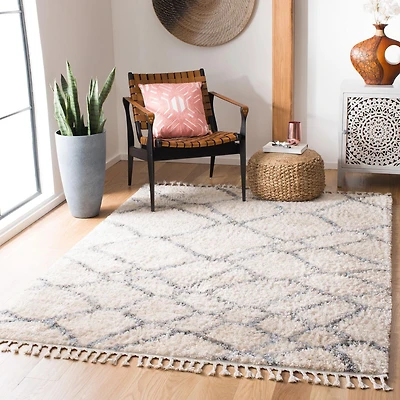 SAFAVIEH Berber Fringe Felicia Geometric Shag Area Rug