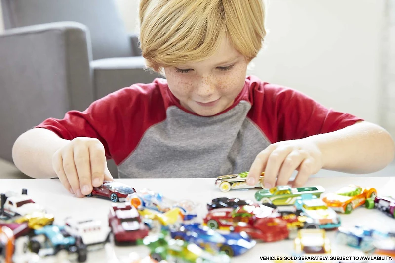 Voiture ou camion de base Hot Wheels à l'échelle 1:64 (les modèles peuvent varier)