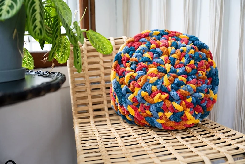 Lion Brand Cover Story™ Thick & Quick® Tropical Yarn #7 Jumbo Yarn, 300g/ 366m - 1CT
