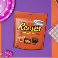 REESE'S Miniatures PEANUT BUTTER CUPS Candy, Great for sharing, 185g