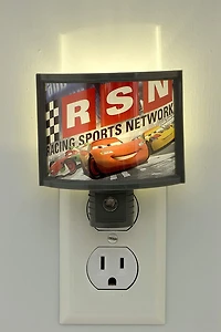 Veilleuse à DEL avec détection du niveau de lumière Les Bagnoles Disney/Pixar, 21754