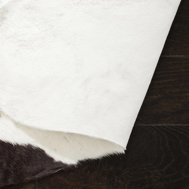 Safavieh Cow Hide Donovan Animal Area Rug