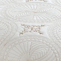 Couvre-lit Marina Decoration brodée, ensemble de literie ultra doux et uni, avec taie d'oreiller matelassée, motif géométrique crème