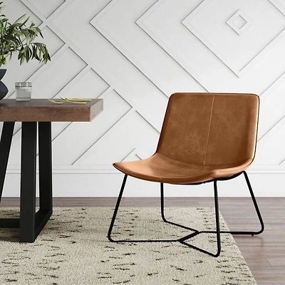 Chaise longue Sam en Similicuir Noir avec pieds en métal noir pour le salon