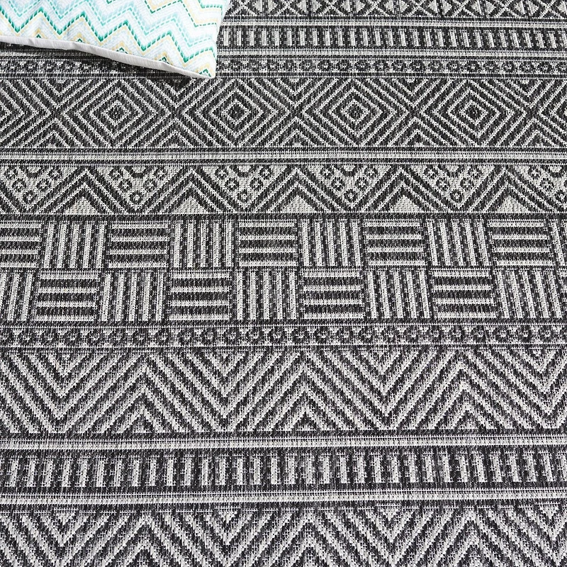 SAFAVIEH Beach House Jolanta Geometric Indoor/Outdoor Area Rug