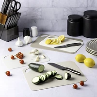 Tapis de découpe Thyme & Table en polyéthylène (lot de 4) : petit (19 cm x 29 cm) et moyen (25 cm x 34 cm) – Crème