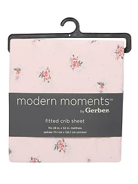 Modern Moments Drap-housse de lit d'enfant rose pâle avec de délicates roses rose foncé pour un look charmant. OEKO-TEX 2013PK0176 AITEX