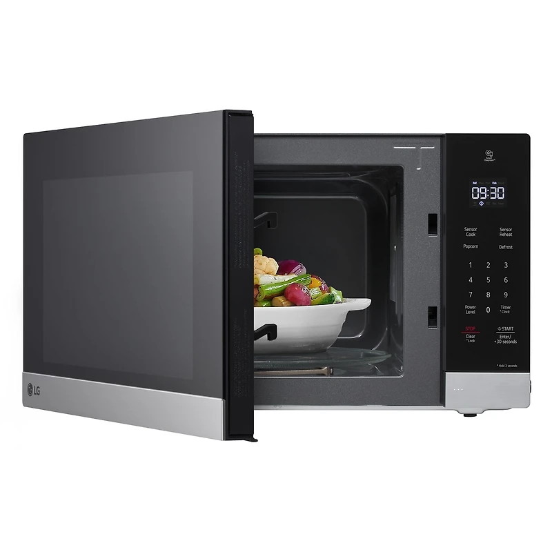 LG 1.5 cu. ft. NeoChef™ Countertop Microwave with Smart Inverter and EasyClean®