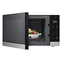LG 1.5 cu. ft. NeoChef™ Countertop Microwave with Smart Inverter and EasyClean®