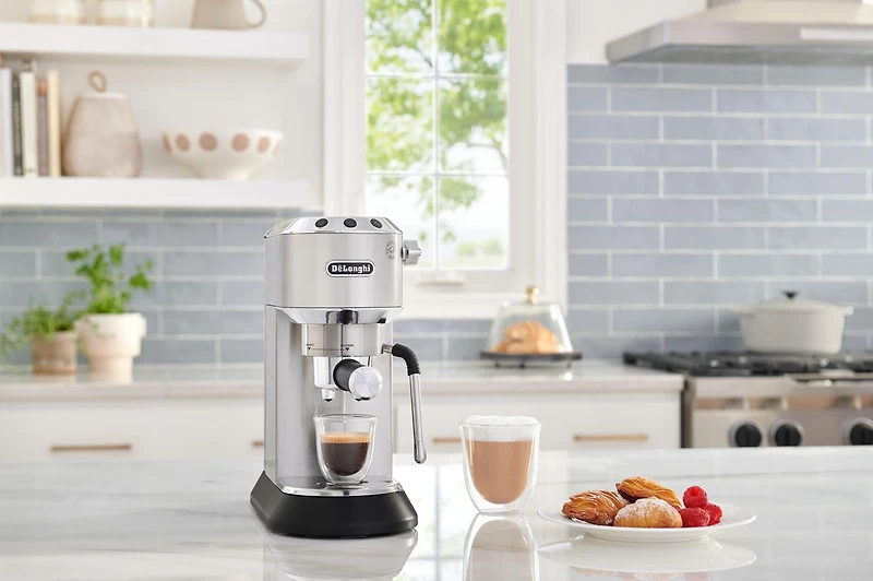 De'Longhi EC885M Dedica Arte Pump Espresso Machine, in stainless steel