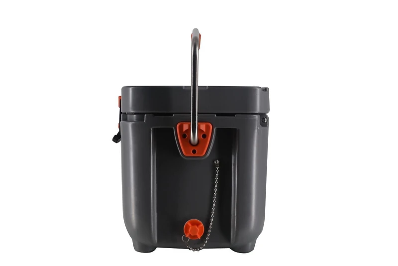 FRIGIDAIRE 25-Quart EXTREME Rotomolded Hard Cooler