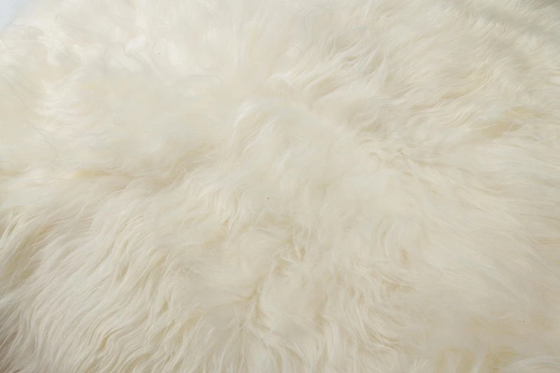ICELANDIC SHEEPSKIN LONG-HAIRED RUG 4' X 6'