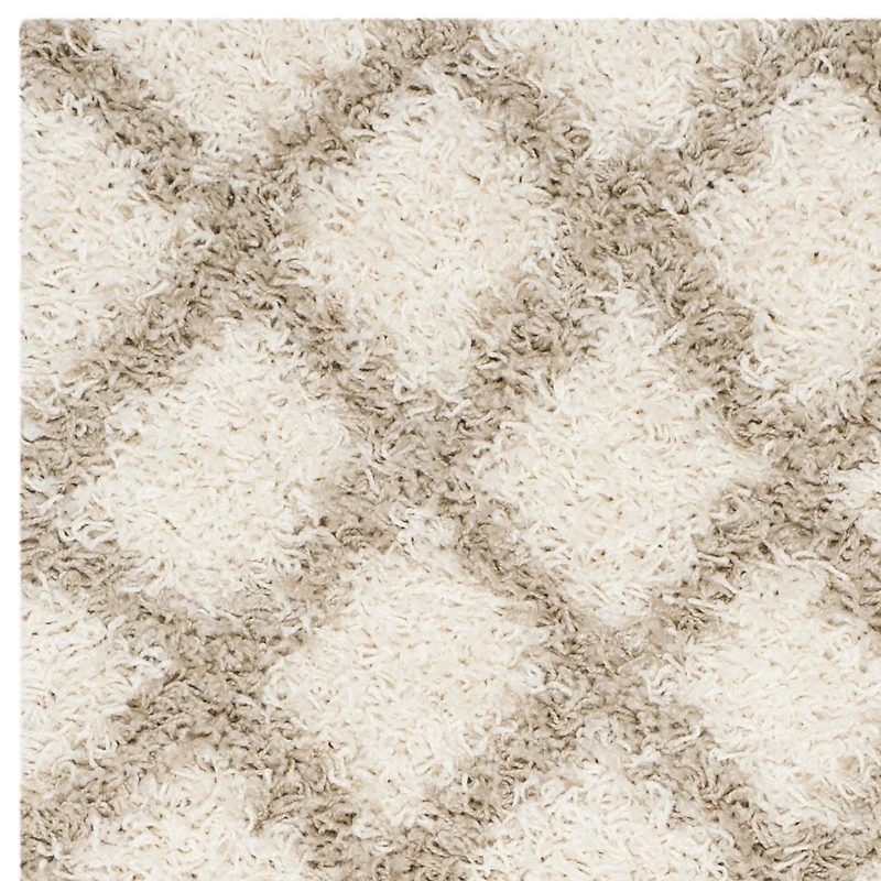 Safavieh Layla Geometric Plush Shag Area Rug