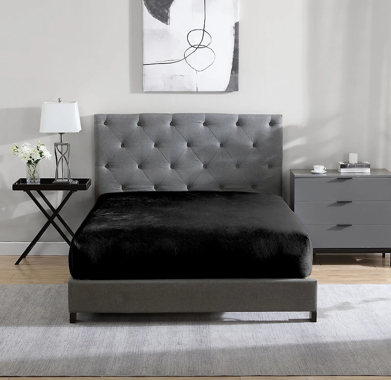 Swift Home Luxury 1 Piece Flannel Plush Fur Fitted Sheet, Ultra-Soft, Deep Pocket Fit, All Season Warmth, Queen Size, Black