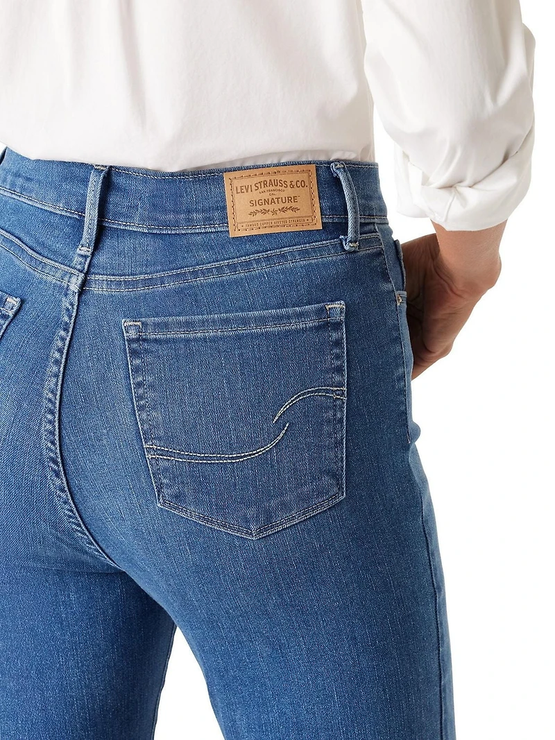 Levi Strauss Signature™ Women's High Rise Straight Jeans