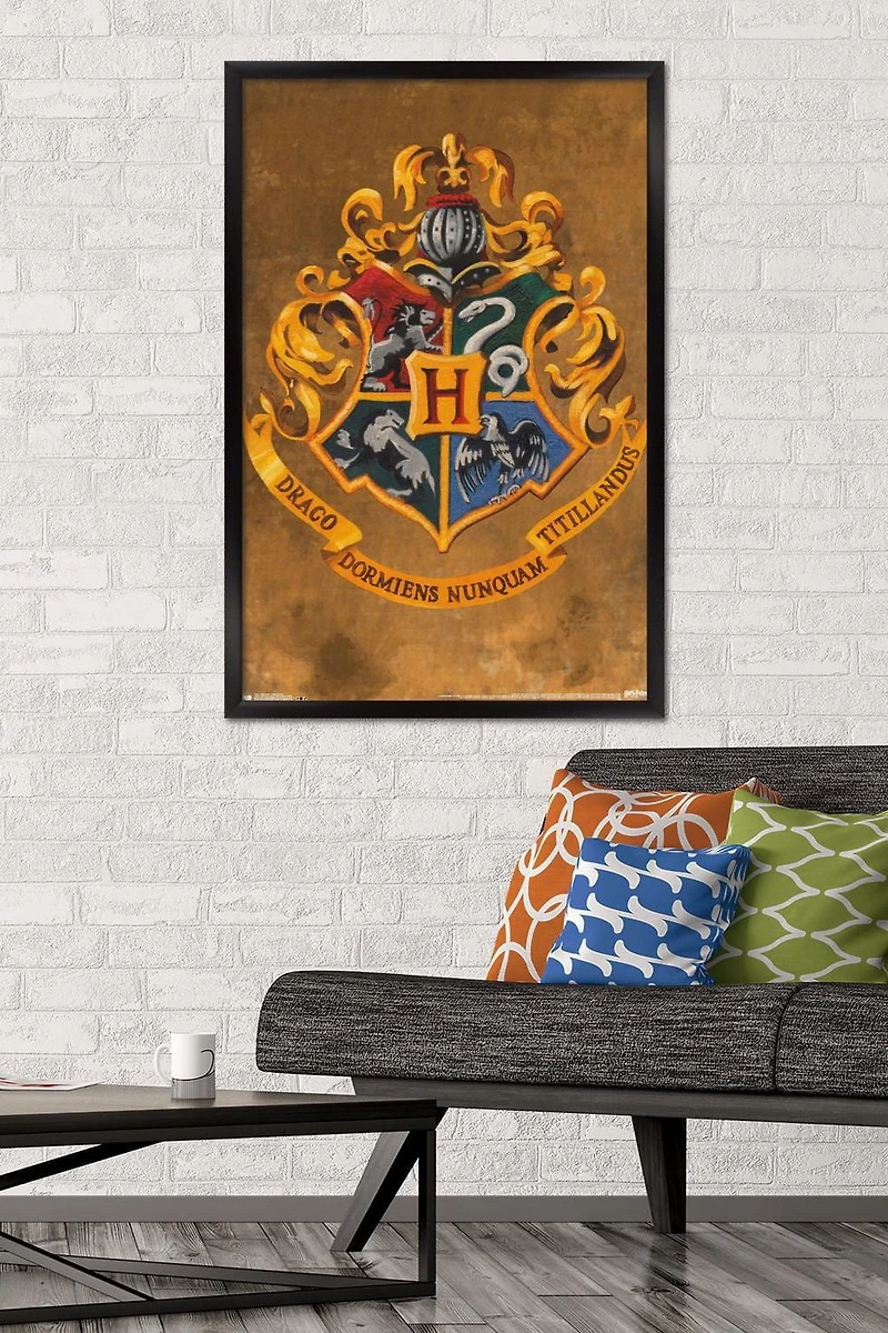 The Wizarding World: Harry Potter - Hogwarts Crest Wall Poster