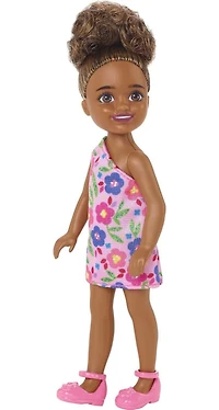 Barbie Poupée Chelsea, brunette, robe à imprimé floral, 3+ ans