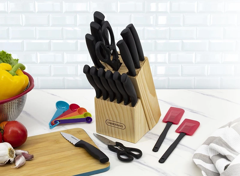 Farberware 23 piece Knife Set, Dishwasher safe.