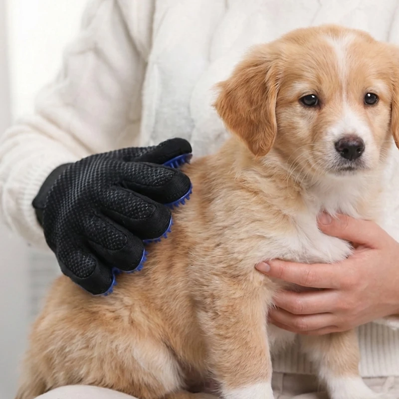 Wahl Dog De-Shedding Grooming Glove