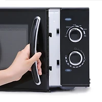 Commercial Chef 0.9 Cubic Foot Countertop Microwave, Compact, Rotary Control, Black