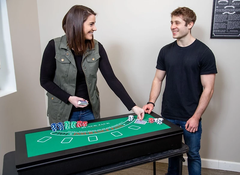 Hathaway Monte Carlo 4-in-1 Casino Game Table