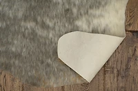 Mini tapis d'appoint en fausse peau de vache mélangé gris