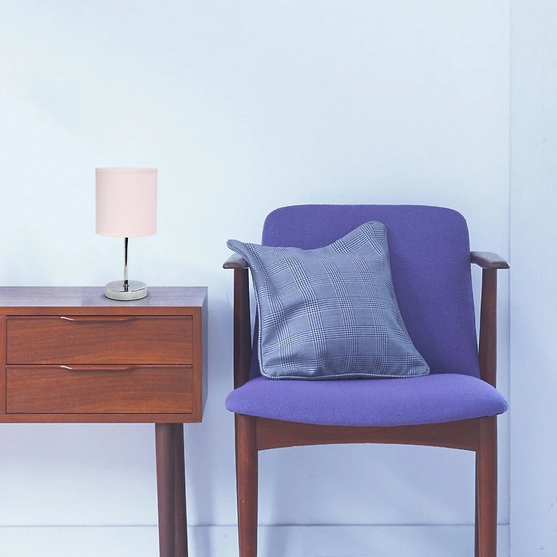 Simples Conceptions Mini lampe de table de base chromée avec abat-jour en tissu, rose fard
