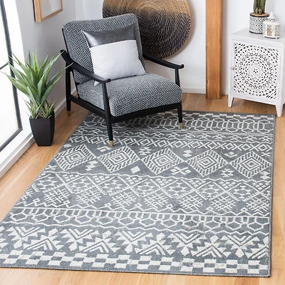 Safavieh Pyramid Henrietta Geometric Area Rug