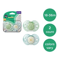 Tommee Tippee Night Time Glow in the Dark Pacifiers, Symmetrical Design, BPA-Free Silicone Nipple, Includes Sterilizer Box, 18-36m, 2 Count, 18-36m
