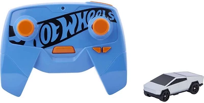 Véhicule Tesla Cybertruck téléguidés Hot Wheels à l’échelle 1:64