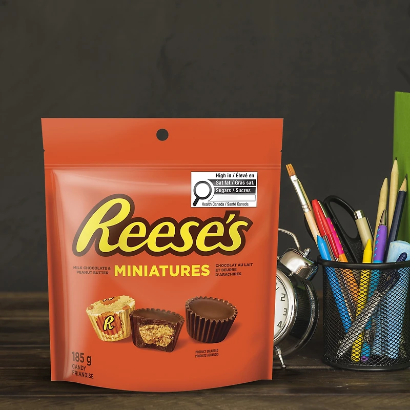 REESE'S Miniatures PEANUT BUTTER CUPS Candy, Great for sharing, 185g