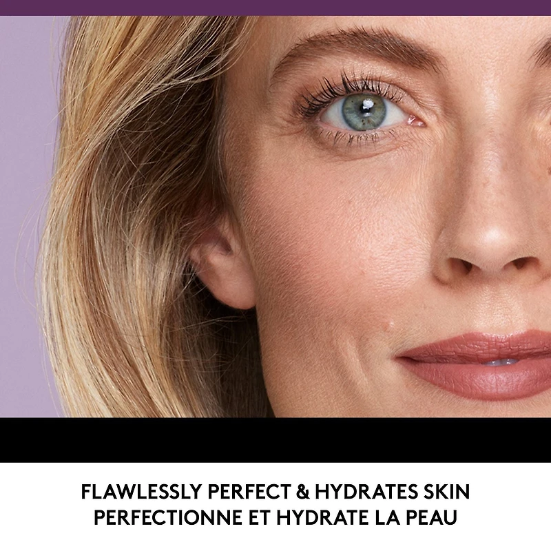 COVERGIRL Sérum Estompant Simply Ageless, réduit l'apparence des ridules, avec vitamines A et E, huile d'argan, l'huile de coco, 100% Sans Cruauté Sérum hydratant