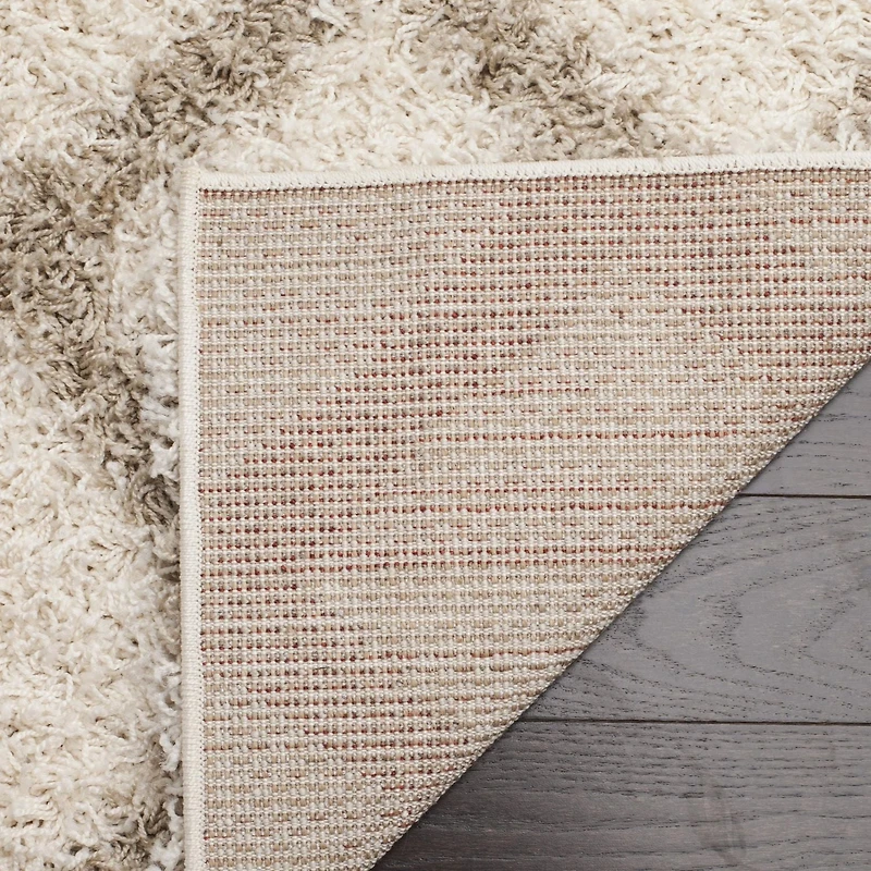 Safavieh Layla Geometric Plush Shag Area Rug