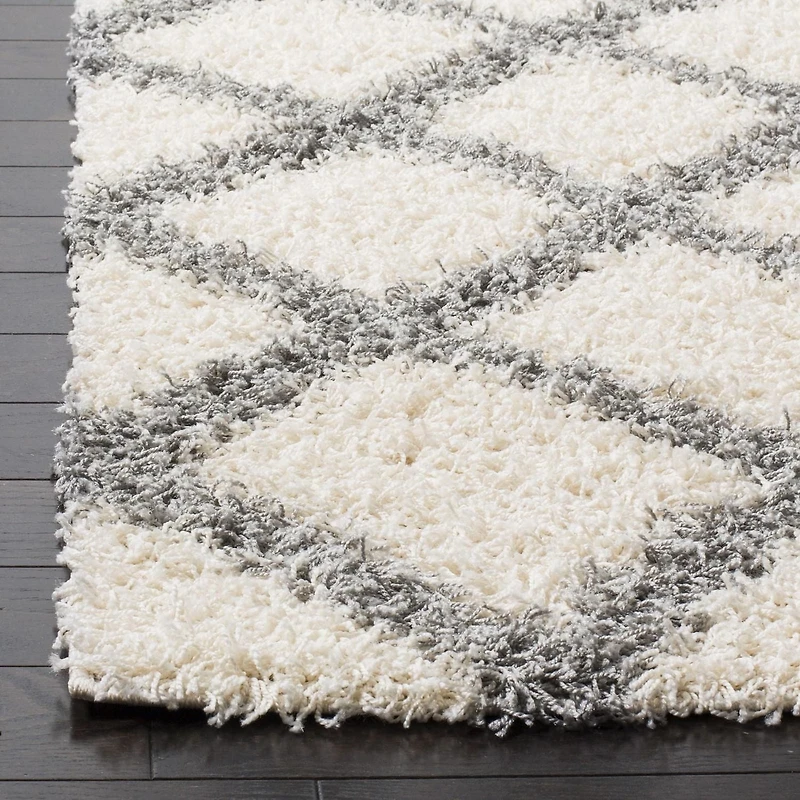 Safavieh Dallas Jerrie Geometric Shag Area Rug