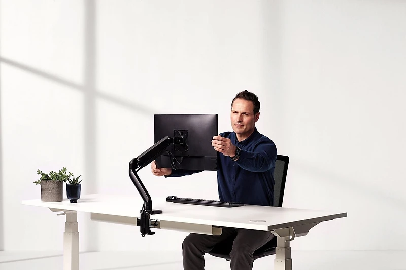Platinum Series Single Monitor Arm