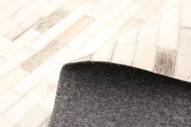 ECARPETGALLERY 5'0" x 8'3" Contemporary Cowhide Patchwork Handmade Area Rug for Living Room, Dining Room and Bedroom in Ivory
