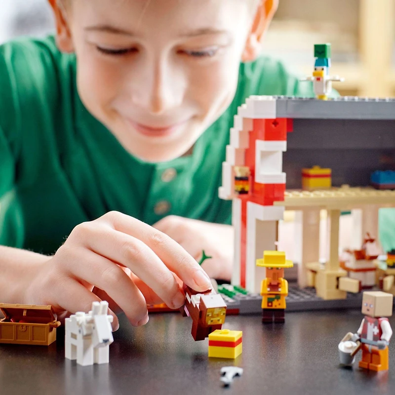 LEGO Minecraft La grange rouge 21187 Ensemble de construction (799 pièces)