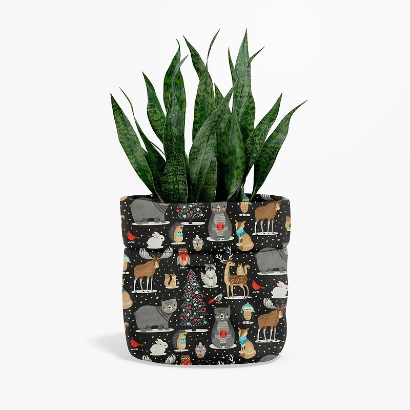 Tissu au mètre en coton Fabric Creations: AVENTURE DE NOËL NOIR